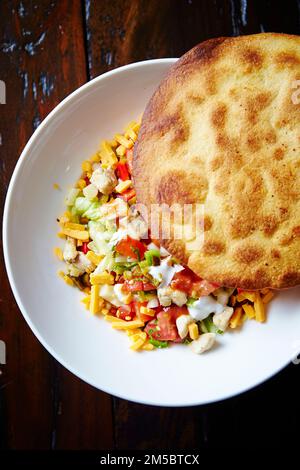 Salade de Taco, pain et salade fraîche Banque D'Images