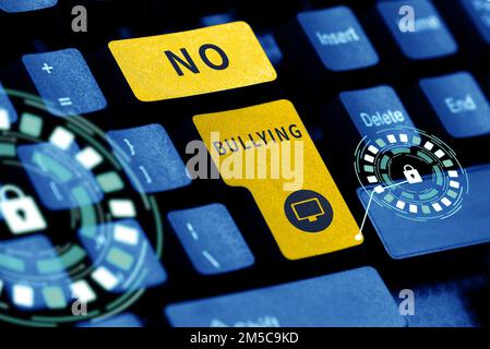 Panneau écrit à la main sans intimidation. Mot pour arrêter le comportement agressif parmi les enfants déséquilibre de puissance Banque D'Images