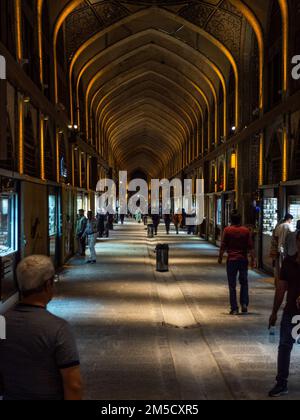 Ispahan, Iran - 7 septembre 2022 - intérieur de Honar Bazar à Ispahan (Iran) Banque D'Images