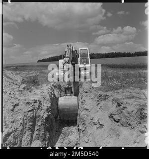 ***14 JUILLET 1971, PHOTO DE FICHIER*** N.P. Plynostav - l'usine de Rorice u Brna a été commandée il y a cinq mois pour construire une partie du pipeline de transit à partir de Banque D'Images