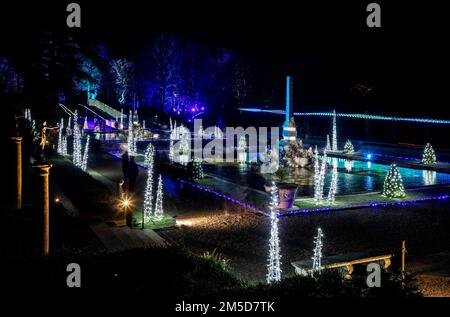 La terrasse d'eau de Blenheim est illuminée de lumières de Noël et d'hiver Banque D'Images