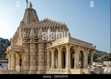 01 28 2010 Shri Ajitnath Bhagwan Shwetamber Jain Derasar, Taranga Kheralu dans le district de Mehsana, Gujarat, Inde Banque D'Images