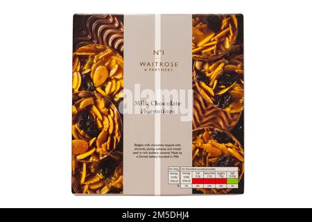 Boîte de chocolat au lait Florentines de Waitrose isolées sur fond blanc - amandes et sultanines au caramel enrobées de chocolat au lait Banque D'Images