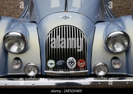 L'avant d'une voiture de sport Morgan plus 8 en gris argent Banque D'Images