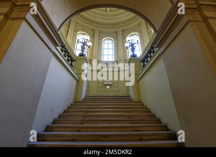 Intérieur de la bibliothèque de l'université centrale d'ELTE à Budapest, Hongrie. L'Université Eotvos Lorand (ELTE) est la plus grande et la plus ancienne université de Hongrie. Banque D'Images