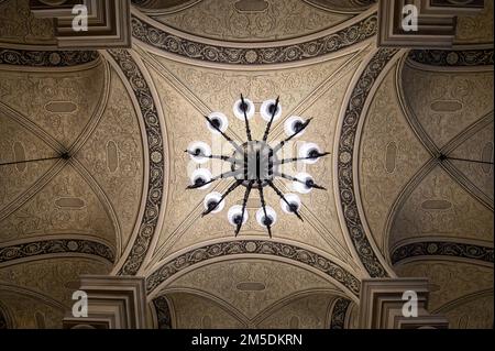 Intérieur de la bibliothèque de l'université centrale d'ELTE à Budapest, Hongrie. L'Université Eotvos Lorand (ELTE) est la plus grande et la plus ancienne université de Hongrie. Banque D'Images