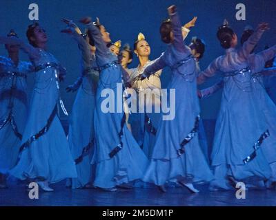 Danseurs et musiciens de ballet nord-coréens qui se produisent à Pyongyang, en Corée du Nord Banque D'Images