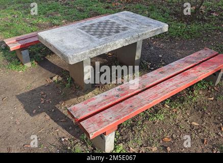 Table d'échecs en pierre extérieure dans la rue Banque D'Images