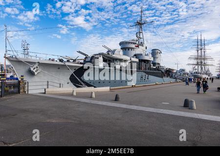 Port de Gdynia, Pologne, ORP Błyskawica (Lightning) navire de guerre destroyer de la Marine polonaise qui a servi pendant la Seconde Guerre mondiale Navire musée a Banque D'Images