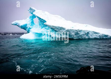 Iceberg d'eau douce au large de la côte du Groenland Banque D'Images