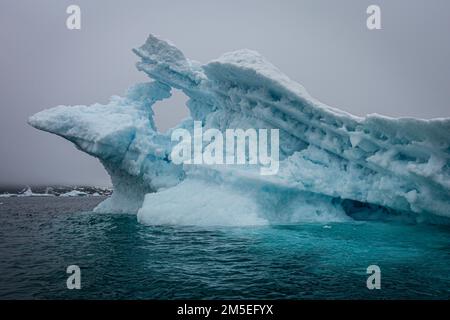 Iceberg d'eau douce au large de la côte du Groenland Banque D'Images