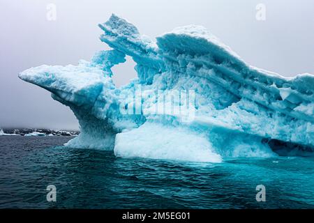 Iceberg d'eau douce au large de la côte du Groenland Banque D'Images