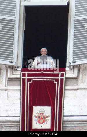 Rome, Italie, 24 février ,2013 - la dernière Angelus du Pape Benoît XVI avant de quitter le pontificat en faveur du Pape François. Crédits: Luigi de Pompeis/Alamy photo Banque D'Images