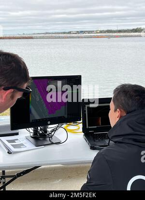 GULFPORT, Mils.— océanographie navale en collaboration avec le gouvernement, le milieu universitaire et des partenaires de l'industrie, ont participé et co-accueilli l'opération Oceans in action 2022 et l'exercice de technologie de pointe (ANTX), 7-10 mars 2022 Oceans in action 2022, le premier événement régional sur la technologie marine de la côte du Golfe, axé sur les technologies émergentes, a eu lieu à 7-10 mars, à Biloxi, Mississippi. Les participants au Sommet sur les océans en action et la sécurité portuaire de 2022 ont pu assister à des présentations précieuses sur les technologies bleues émergentes, les programmes gouvernementaux et les progrès en matière de sécurité portuaire. L’exercice Advanced Naval Technology, ou « ANTX », Banque D'Images