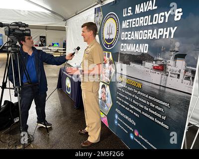 GULFPORT, Mils.— l'océanographie navale, en collaboration avec le gouvernement, le milieu universitaire et des partenaires de l'industrie, a participé et co-organisé l'opération Oceans in action 2022 et l'exercice de technologie de pointe (ANTX), à 7-10 mars 2022. Oceans in action 2022, le premier événement régional sur les technologies marines de la côte du Golfe, axé sur les technologies émergentes, a eu lieu à 7-10 mars, à Biloxi, Mississippi. Les participants au Sommet sur les océans en action et la sécurité portuaire de 2022 ont pu assister à des présentations précieuses sur les technologies bleues émergentes, les programmes gouvernementaux et les progrès en matière de sécurité portuaire. L’exercice Advanced Naval Technology, ou « ANTX, Banque D'Images