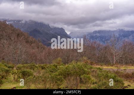 Alto de Panderrueda dans le parc national des Picos de Europa. Posada de Valdeon dans la région de Leon, Espagne Banque D'Images