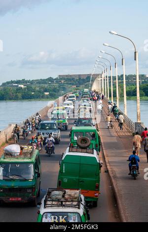 Pont des martyrs (Pont des martyrs) sur le fleuve Niger à Bamako, Mali Banque D'Images