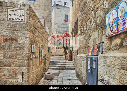 Jérusalem, Israël - 15 novembre 2022 : allée ancienne dans le quartier juif, Jérusalem. Banque D'Images