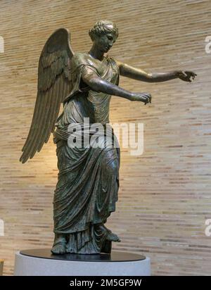 Statue de bronze Vittoria alata, Brescia, province de Brescia, Italie Banque D'Images