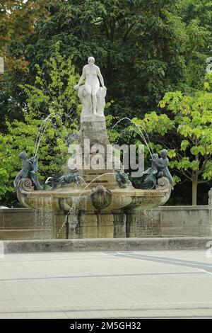 Fontaine de conte de fées de style Art nouveau, Willy Brandt Platz, centre-ville, main, Francfort, Hesse, Allemagne Banque D'Images