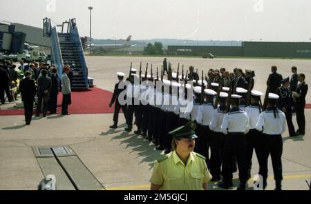 Bonn. La visite du dirigeant soviétique de la FSESP Michael Gorbatscow avec sa femme Raissa a été reçue par Hans-Dierich Genscher le 12 juin 1989 Banque D'Images