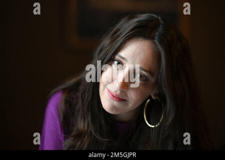 L'actrice Mariana Trevino, qui joue Marisol dans Un homme appelé Otto, photographié à Stockholm, Suède, 14 décembre 2022. Photo: Anders Wiklund / TT / co Banque D'Images