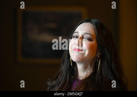 L'actrice Mariana Trevino, qui joue Marisol dans Un homme appelé Otto, photographié à Stockholm, Suède, 14 décembre 2022. Photo: Anders Wiklund / TT / co Banque D'Images