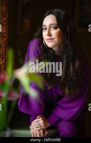 L'actrice Mariana Trevino, qui joue Marisol dans Un homme appelé Otto, photographié à Stockholm, Suède, 14 décembre 2022. Photo: Anders Wiklund / TT / co Banque D'Images