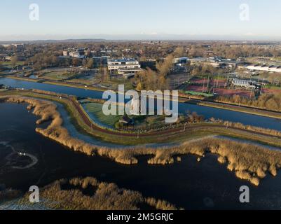 Strijkmolen E, Ouddorp, Alkmaar, pays-Bas. Moulin à polder octogonal en chêne à partir de 1630. Les moulins à repassage ne drainent pas les polissoirs, meulez le Banque D'Images