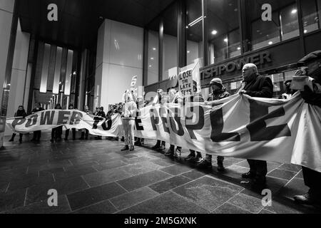 Le pouvoir au peuple manifestation de Glasgow devant les bureaux de SSE pour protester contre la hausse des factures de carburant. Banque D'Images