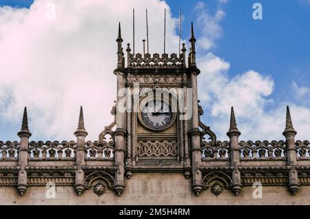 Façade de l'horloge de la gare de Rossio à Lisbonne, Portugal Banque D'Images