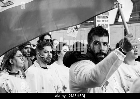 La marche de l'Association écossaise iranienne souligne la question des droits des femmes en Iran Banque D'Images