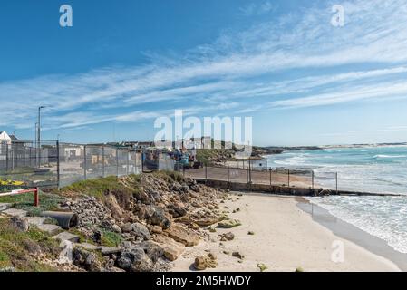 Arniston, Afrique du Sud - 22 septembre 2022 : port de Kassiesbaai à Arniston, dans la province du Cap occidental. Les bateaux de pêche sont visibles Banque D'Images