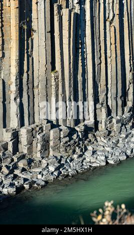 Colonnes de basalte gros plan à Studlagil, Islande Banque D'Images