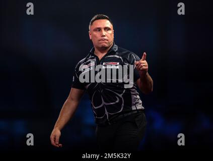 Gerwyn Price réagissant au cours du douze jour du Championnat du monde des fléchettes de Cazoo à Alexandra Palace, Londres. Date de la photo: Jeudi 29 décembre 2022. Banque D'Images