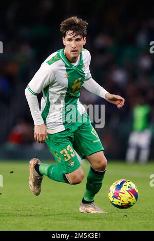 Séville, Espagne. 23rd, décembre 2022. Juan Miranda (33) de Real Betis vu pendant le football amical entre Real Betis et Atalanta à l'Estadio Benito Villamarin à Séville. (Crédit photo: Gonzales photo - Jesus Ruiz Medina). Banque D'Images