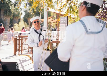 PHOENIX ARIZONA (21 MARS 2022) Navy Band Southwest (NBSW) Brass Quintet donne un concert au zoo de Phoenix. Banque D'Images