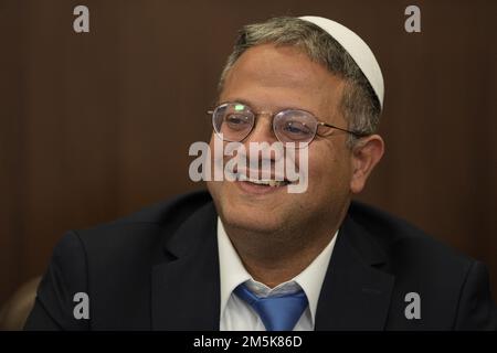 Jérusalem, Israël. 29th décembre 2022. Itamar Ben Gvir, un nouveau ministre de la sécurité nationale, assiste jeudi à une réunion du cabinet à Jérusalem, 29 décembre 2022. Photo de piscine par Ariel Schalit,/UPI crédit: UPI/Alamy Live News Banque D'Images