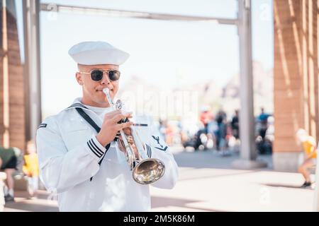 PHOENIX ARIZONA (21 MARS 2022) Navy Band Southwest (NBSW) Brass Quintet donne un concert au zoo de Phoenix. Banque D'Images