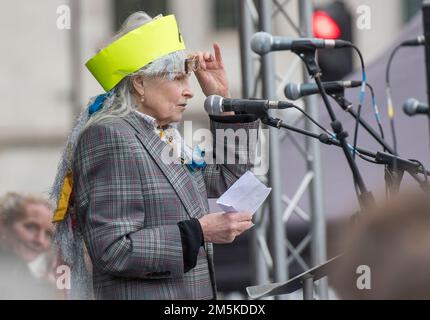 Image de la dernière créatrice de mode britannique et activiste Dame Vivienne Westwood lors de l'extradition de Don't Julian Assange march et du rassemblement de protestation dans le centre de Londres le 22nd février 2020. Banque D'Images