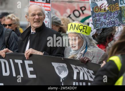 Image de la dernière créatrice de mode britannique et activiste Dame Vivienne Westwood lors de l'extradition de Don't Julian Assange march et du rassemblement de protestation dans le centre de Londres le 22nd février 2020. Banque D'Images