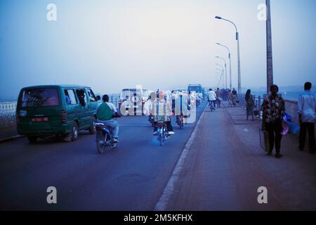 Pont des martyrs (Pont des martyrs) sur le fleuve Niger à Bamako, Mali Banque D'Images