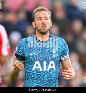 26 décembre 2022 - Brentford v Tottenham Hotspur - Premier League - Gtech Community Stadium Harry Kane de Tottenham lors du match de la première League au Gtech Community Stadium. Image : Mark pain / Alamy Live News Banque D'Images