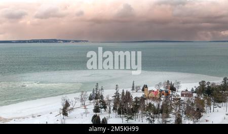 Vue aérienne de l'ancien phare de Mackinaw City Banque D'Images