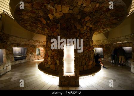 L'intérieur du musée du Temple du Livre à Jérusalem, Israël. Banque D'Images