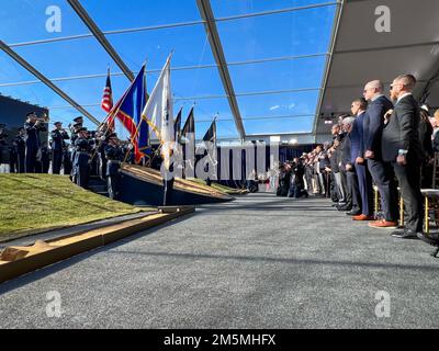 La Garde de couleurs de la base de la Force aérienne Dyess présente les couleurs lors de la cérémonie d'inauguration du Musée de la Médaille d'honneur nationale le 25 mars 2022. Le musée rendra hommage aux membres du service qui ont reçu le plus haut prix de bravoure et de bravoure de l’armée. Le Musée de la Médaille d'honneur nationale devrait ouvrir ses portes en août 2024. Banque D'Images