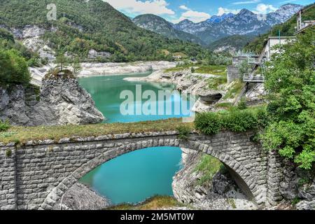 Brücke, alt, Meduna, Tal, Steinbrücke, Ponte Racli, Stein, Bogen, historisch, schmal, Bogen, Brückenbogen, Bogenbrücke, gras, verwachsen, Denkmal, bau Banque D'Images