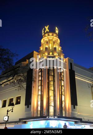 FRANCE . PARIS (75) 2ND ARRONDISSEMENT. SUR LES CÉLÈBRES GRANDS BOULEVARDS, LE GRAND REX, CINÉMA MYTHIQUE, CÉLÈBRE SON ANNIVERSAIRE DE 90TH AVEC UN NOUVEAU SET Banque D'Images