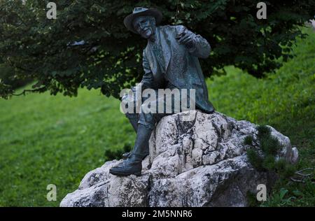 Luis Trenker, 1892-1990, alpiniste allemand, acteur, réalisateur et écrivain, Monument dans sa ville natale Ortisei, Val Gardena, Tyrol du Sud, Italie Banque D'Images