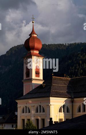 Église paroissiale d'Ortisei, Val Gardena, Tyrol du Sud, Italie Banque D'Images